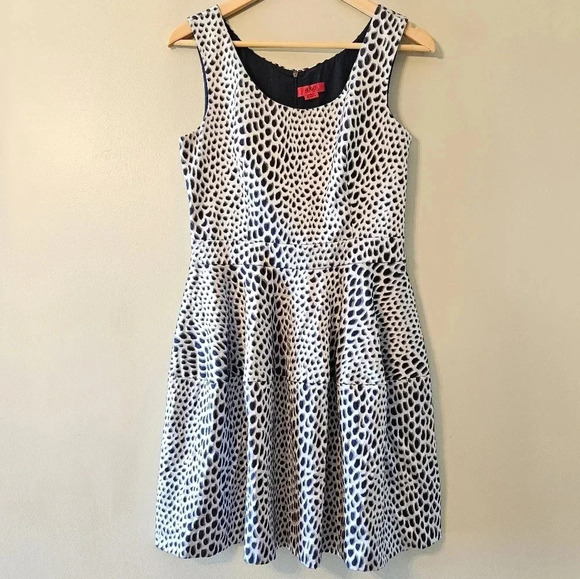 Hugo Boss Women's Printed Cotton Blended Sleeveless Mini Classy Mini Dress Sz 6. - Picture 3 of 16